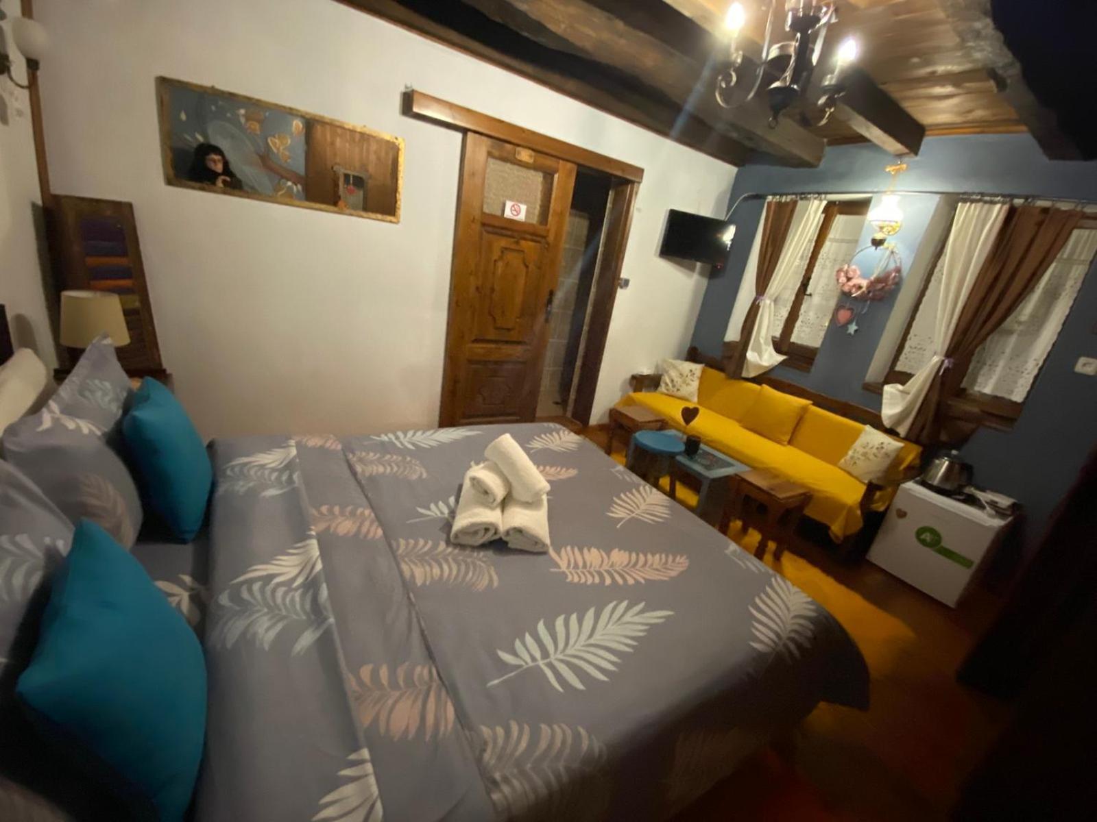 Traditional Guesthouse Erato 팔라이오스 판텔레이몬 외부 사진