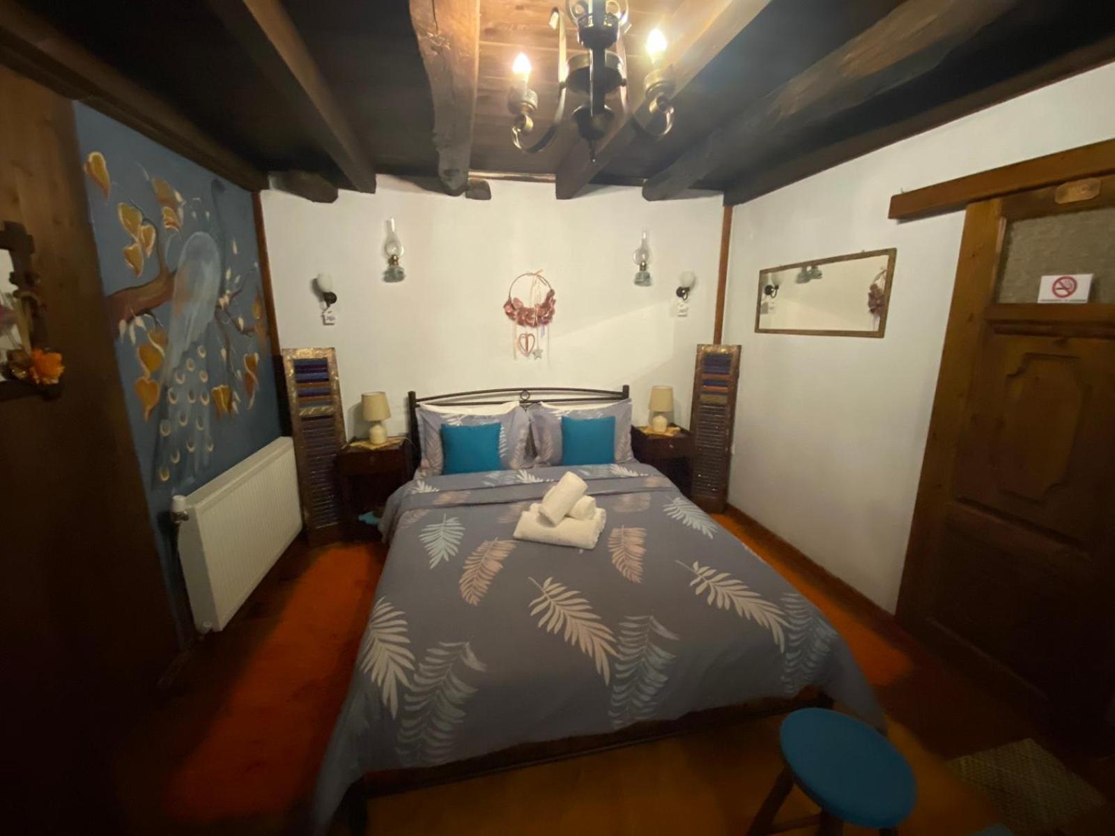 Traditional Guesthouse Erato 팔라이오스 판텔레이몬 외부 사진