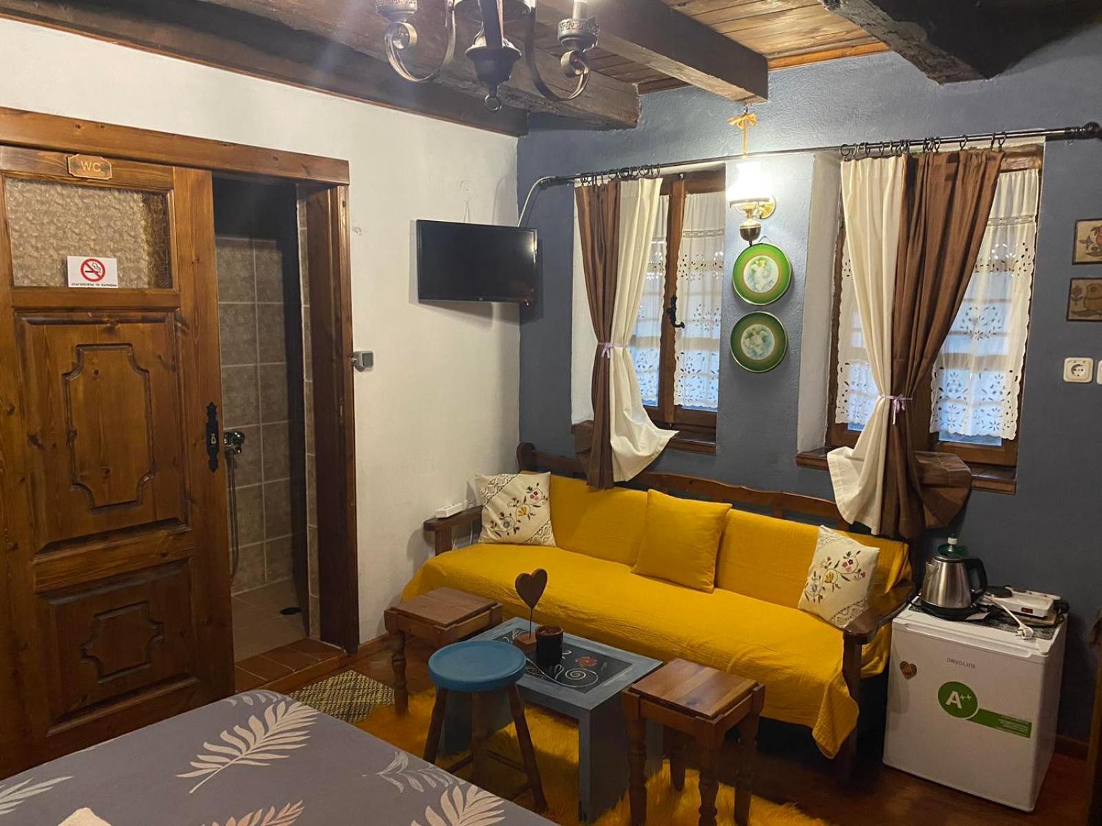 Traditional Guesthouse Erato 팔라이오스 판텔레이몬 외부 사진