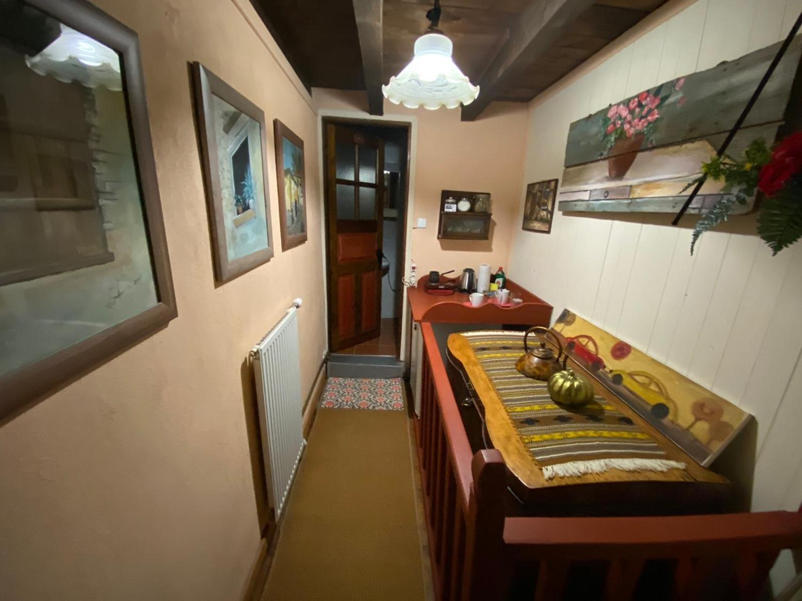Traditional Guesthouse Erato 팔라이오스 판텔레이몬 외부 사진