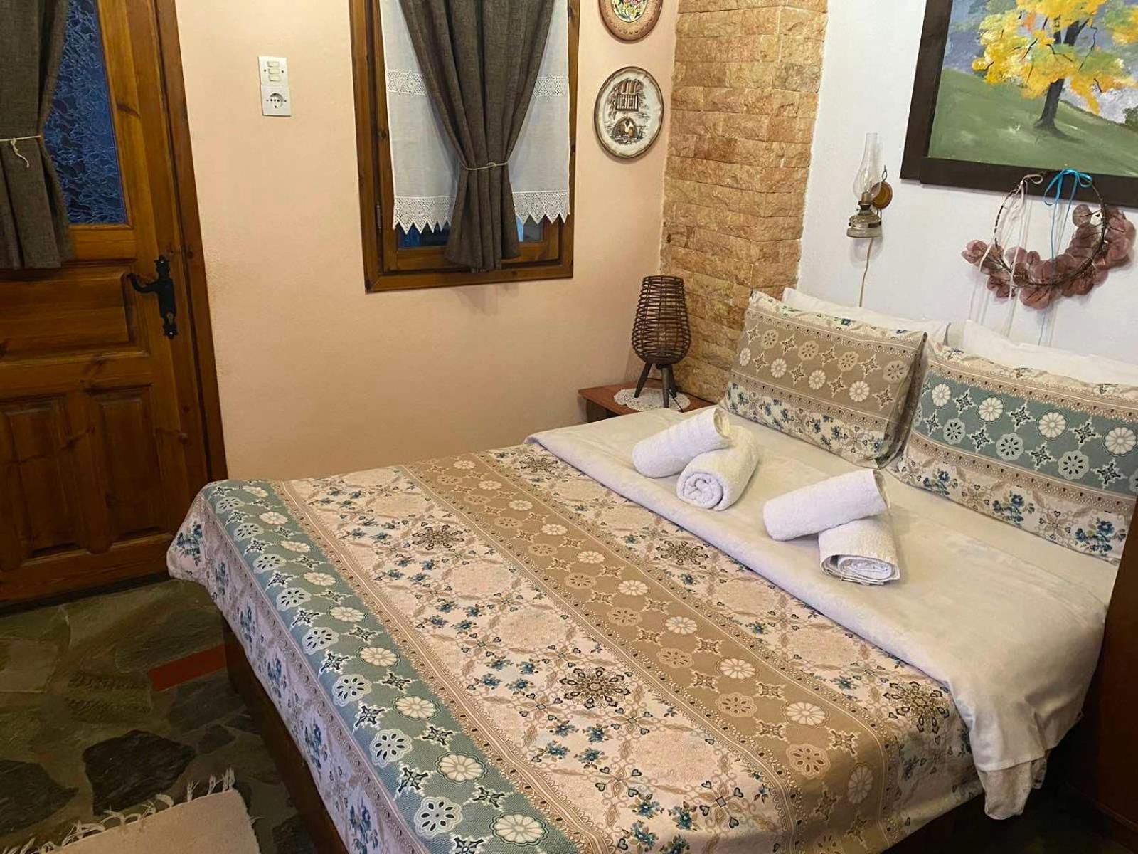 Traditional Guesthouse Erato 팔라이오스 판텔레이몬 외부 사진