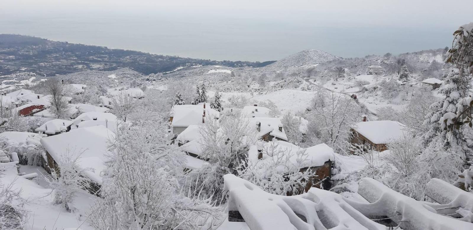 Traditional Guesthouse Erato 팔라이오스 판텔레이몬 외부 사진