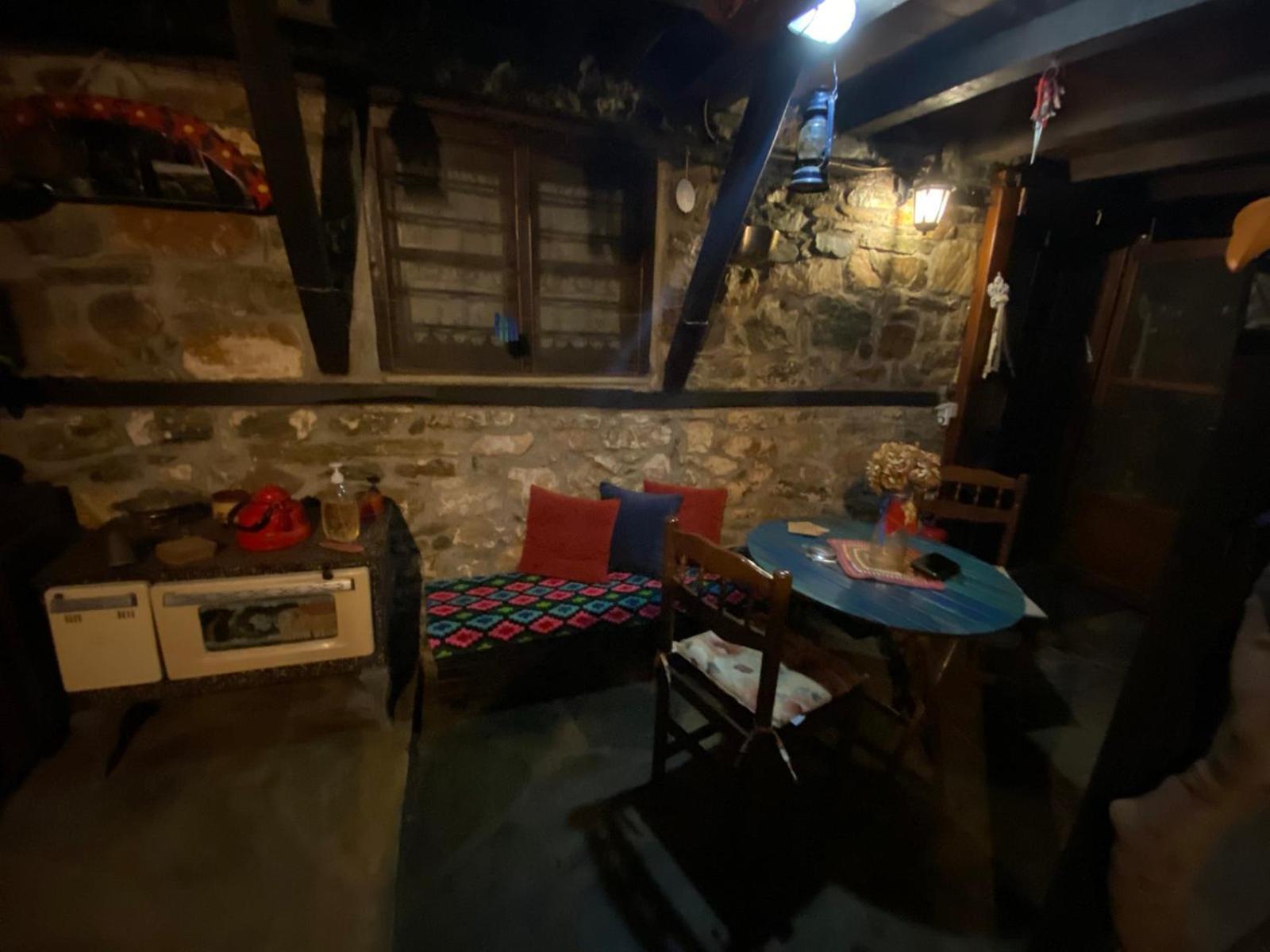 Traditional Guesthouse Erato 팔라이오스 판텔레이몬 외부 사진