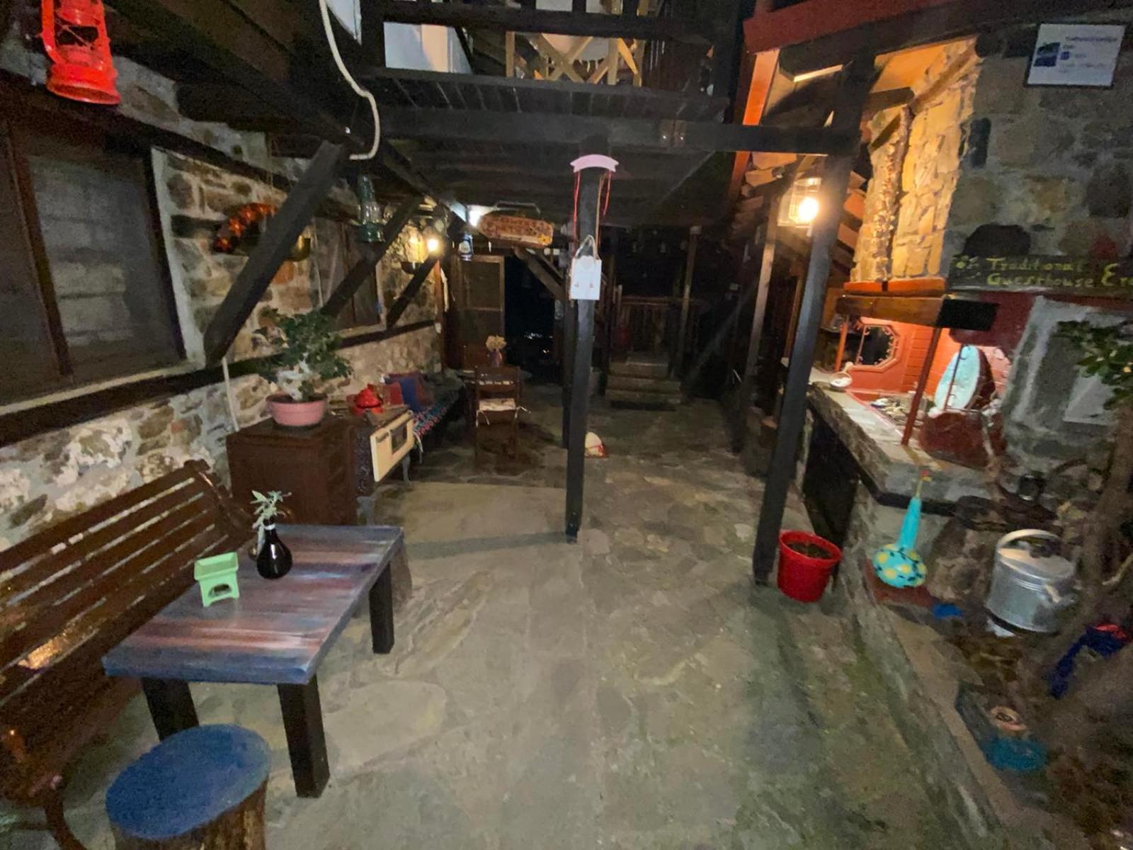 Traditional Guesthouse Erato 팔라이오스 판텔레이몬 외부 사진