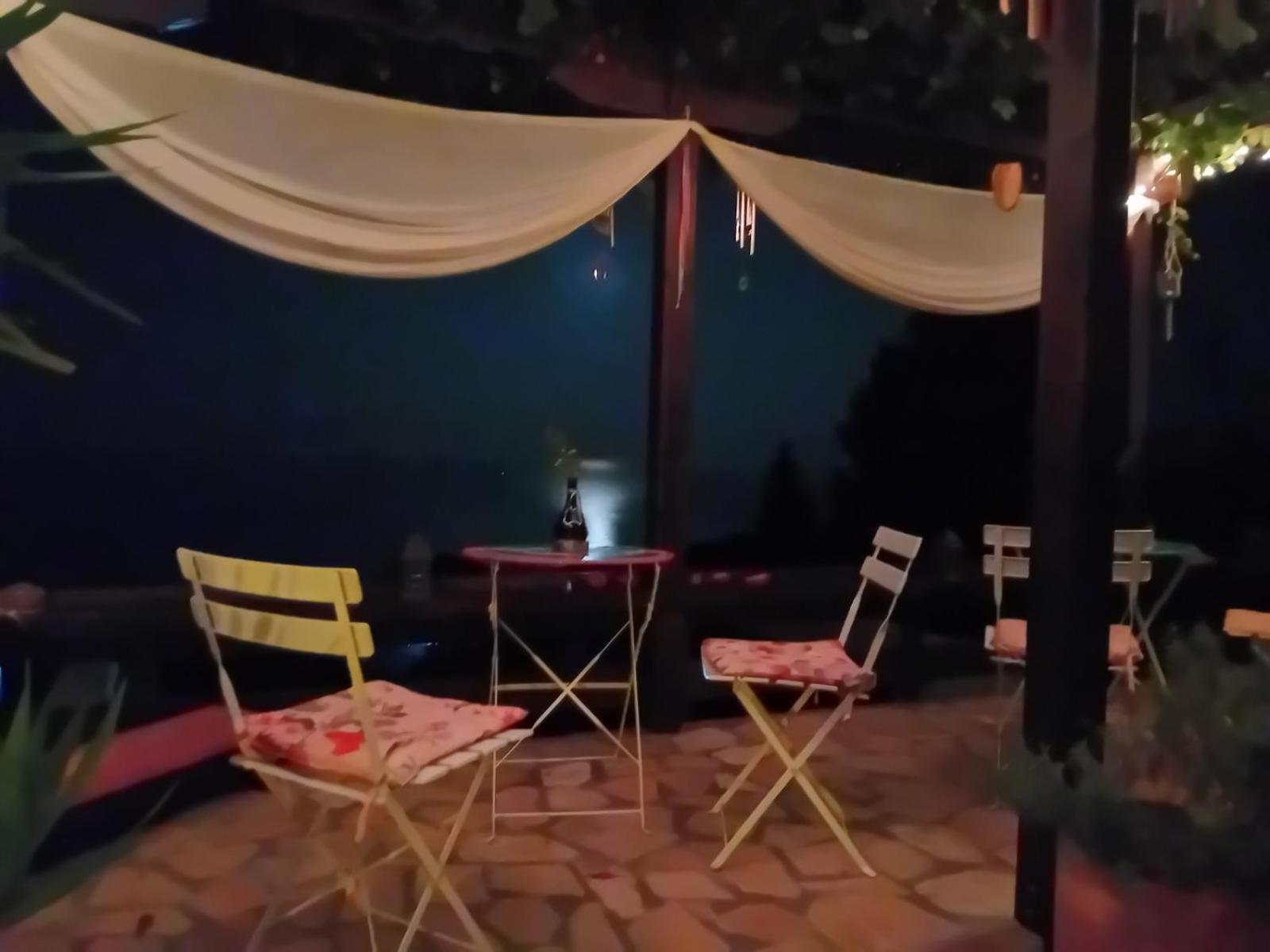 Traditional Guesthouse Erato 팔라이오스 판텔레이몬 객실 사진