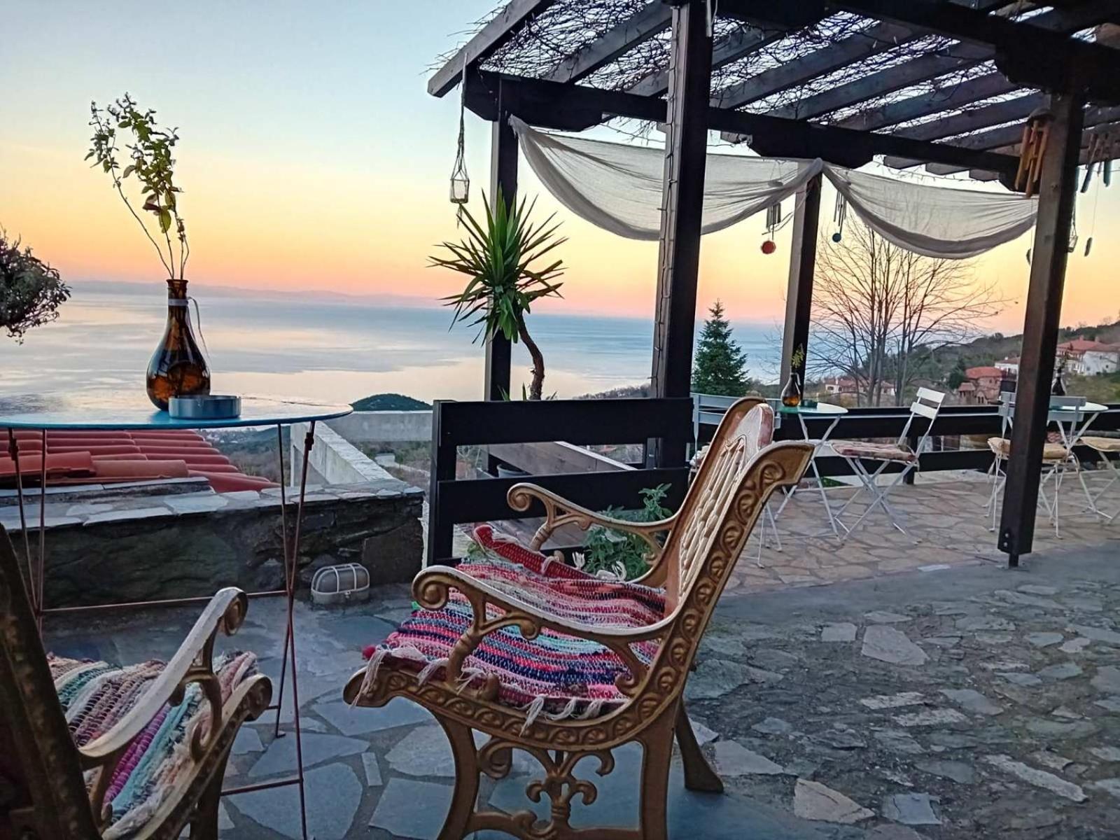 Traditional Guesthouse Erato 팔라이오스 판텔레이몬 외부 사진