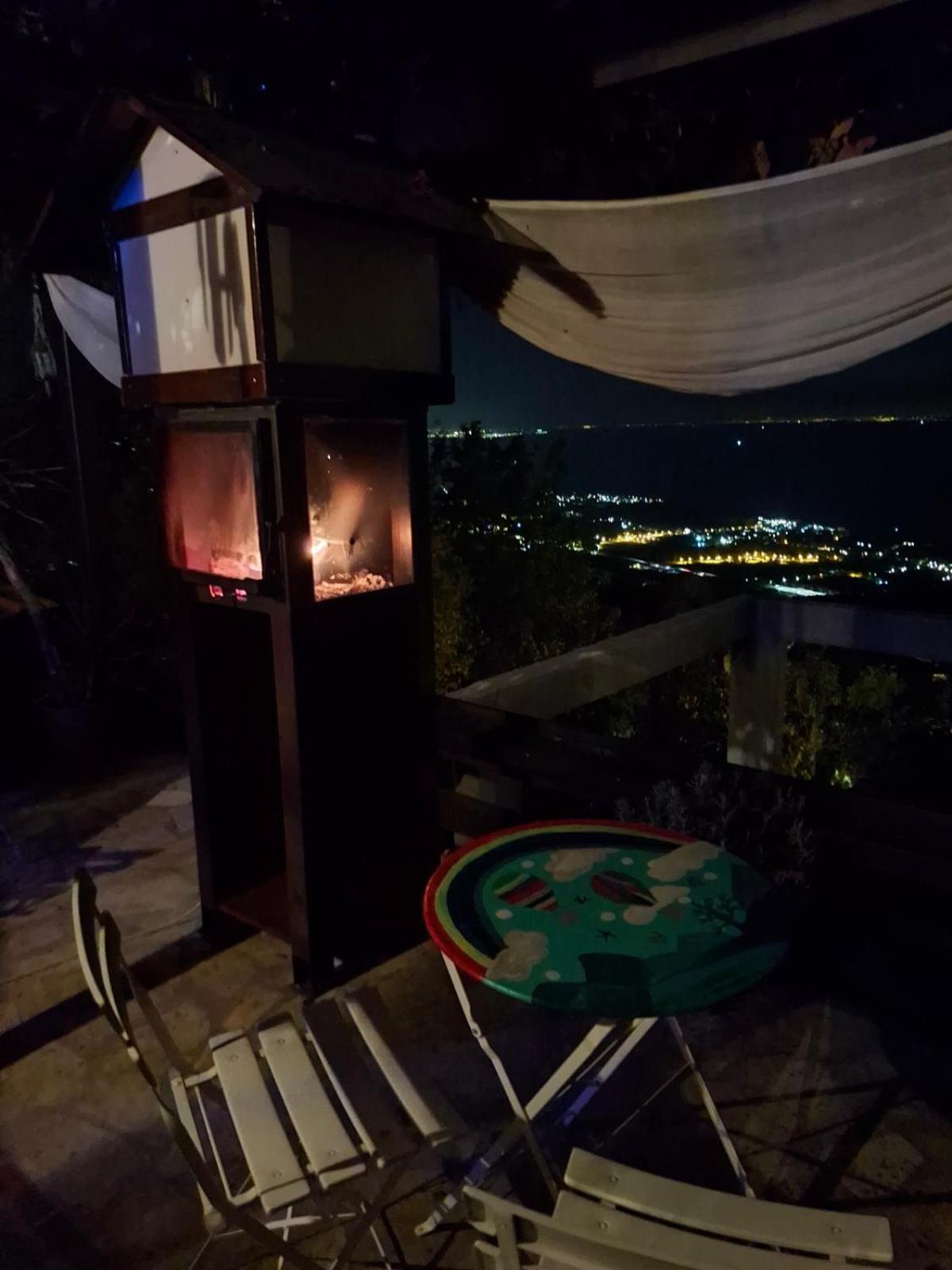 Traditional Guesthouse Erato 팔라이오스 판텔레이몬 외부 사진