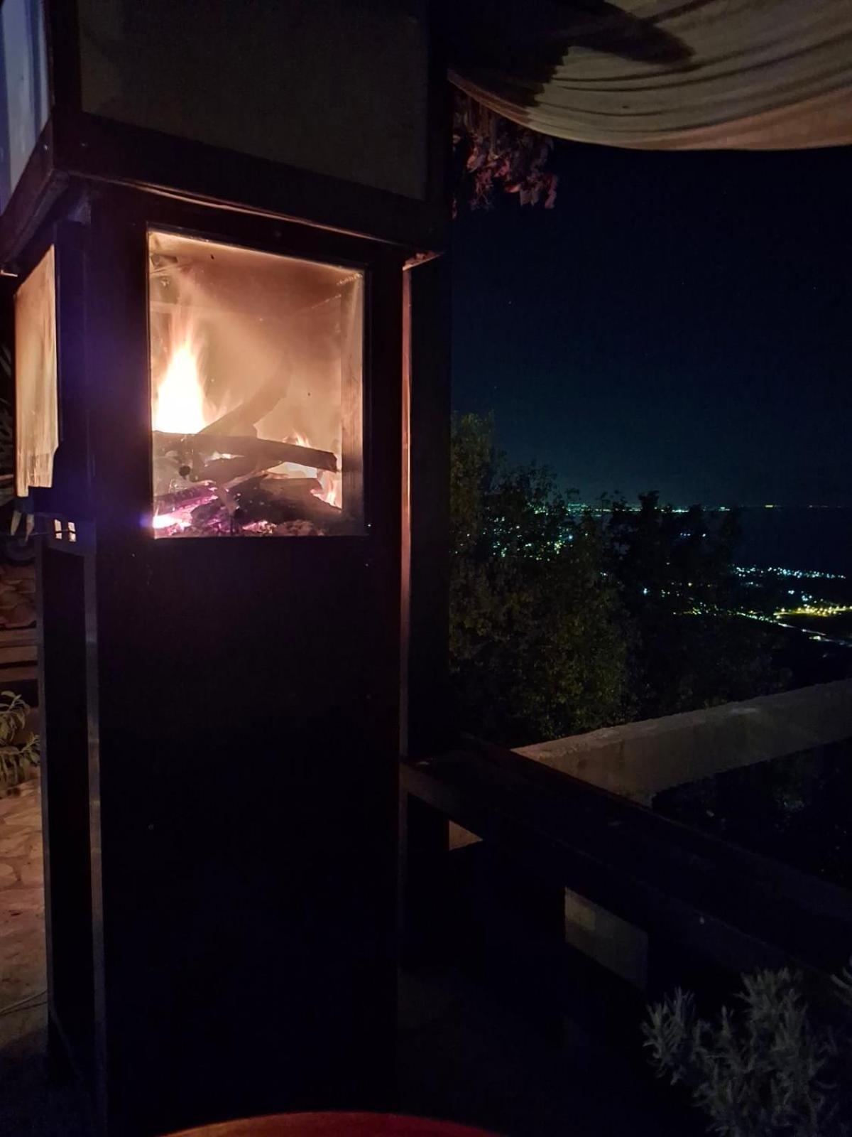 Traditional Guesthouse Erato 팔라이오스 판텔레이몬 외부 사진